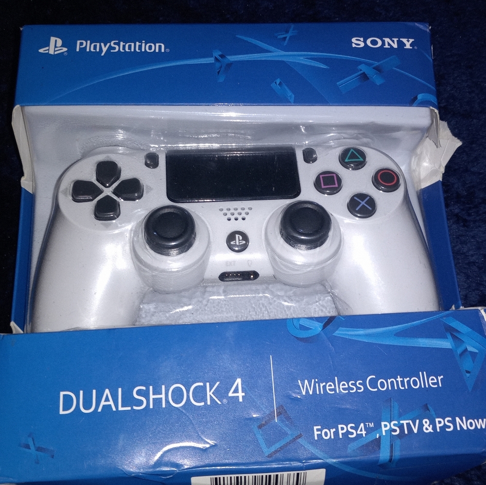 Sony Playstation ps4 controller new in box